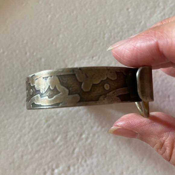 Bronze Embossed Latch Bracelet - Picture 5 of 10